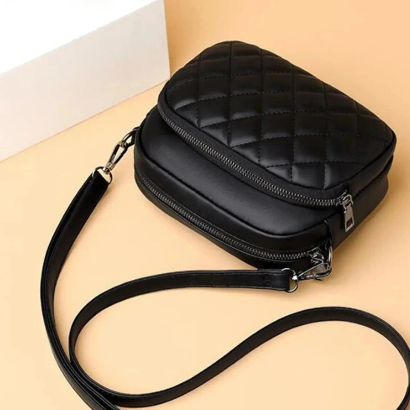 Mini Quilted Crossbody Bag – Stylish & Casual Shoulder Handbag for Girls